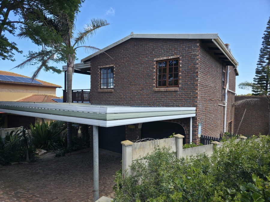 4 Bedroom Property for Sale in Noorsekloof Eastern Cape